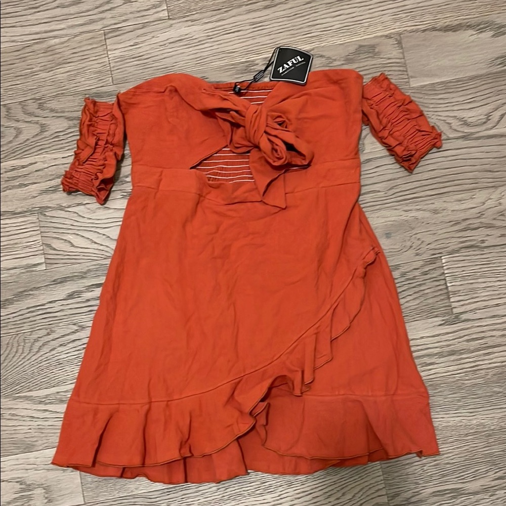 NEW. NWT. Zaful Orange Off-Shoulder Dress. Stretch.